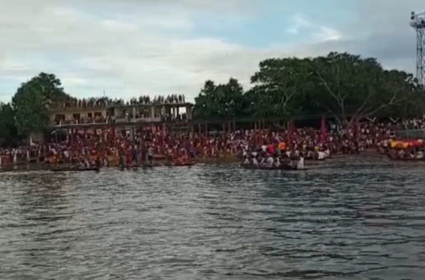  রুদ্রসাগরের বুকে ঝড় তুললো ঐতিহ্যবাহী নৌকাবাইচ