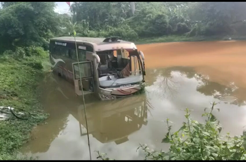  বড় দুর্ঘটনায় অল্পতে প্রাণে বাঁচলো যাত্রীরা!!