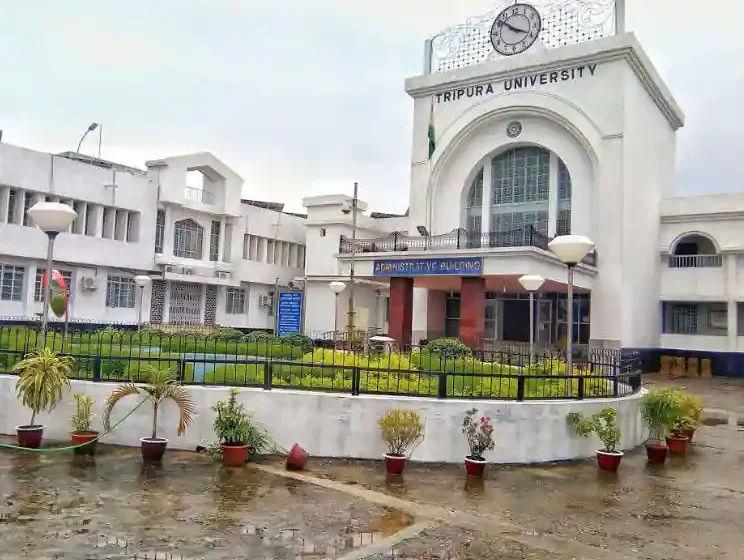  শিক্ষক সংকটে জেরবার কলেজগুলি,রাজ্যে বেহাল দশা উচ্চশিক্ষার।