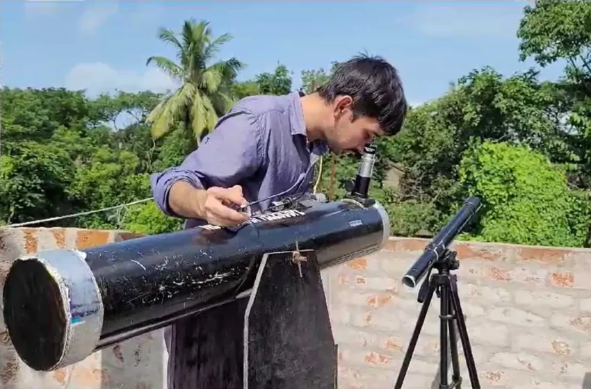  পিভিসি পাইপ দিয়ে দূরবীণ বানিয়ে নজর কাড়লেন শিক্ষক।