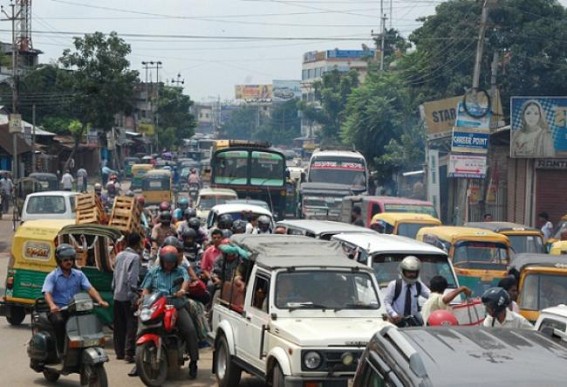  যানজটে অবরুদ্ধ রাজধানীর বাণিজ্যিক এলাকা!!