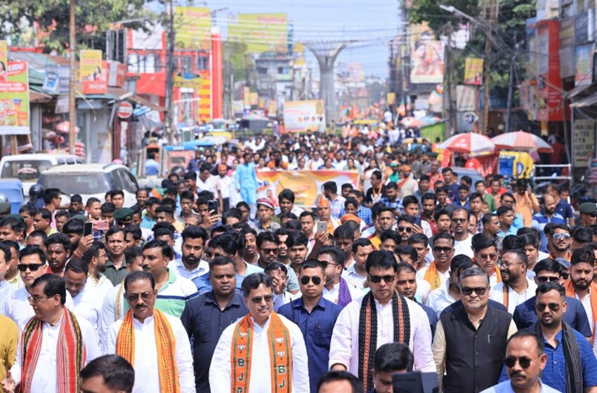  বিপ্লব -দীপকের সমর্থনে পদযাত্রায় মুখ্যমন্ত্রী!!