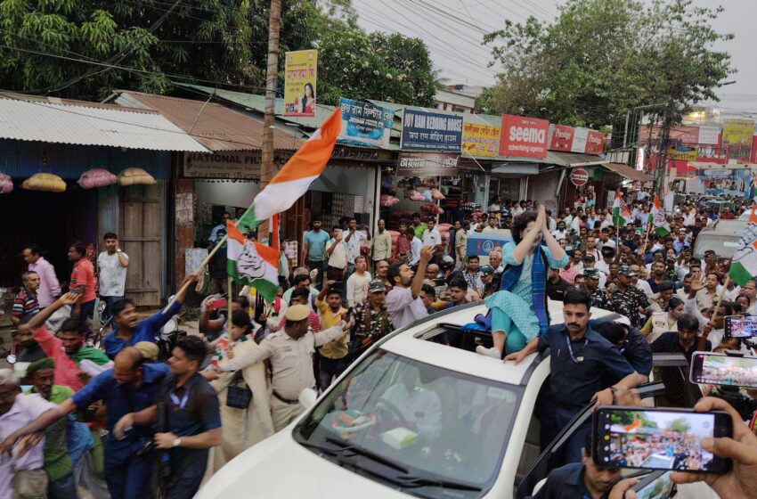  কংগ্রেসের নির্বাচনী প্রচারে প্রিয়াঙ্কা গান্ধীর রোড শো