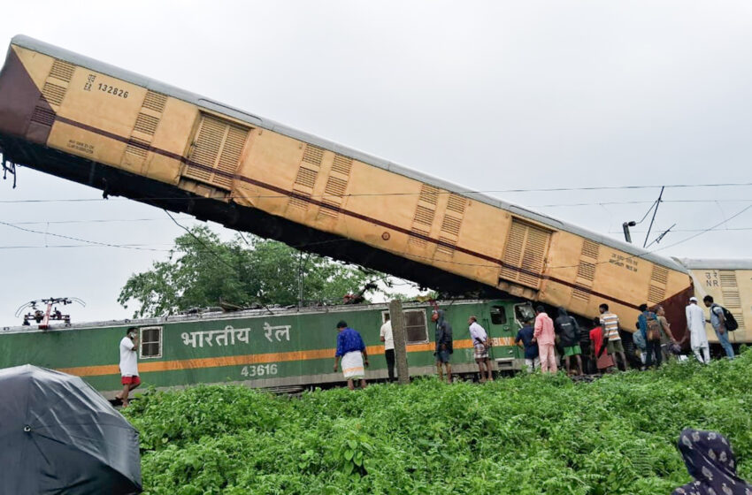  কাঞ্চনজঙ্ঘা এক্সপ্রেস দুর্ঘটনার শিকার!!